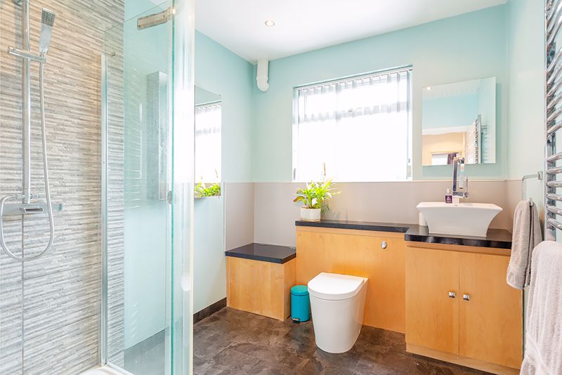 Family Bathroom- click for photo gallery